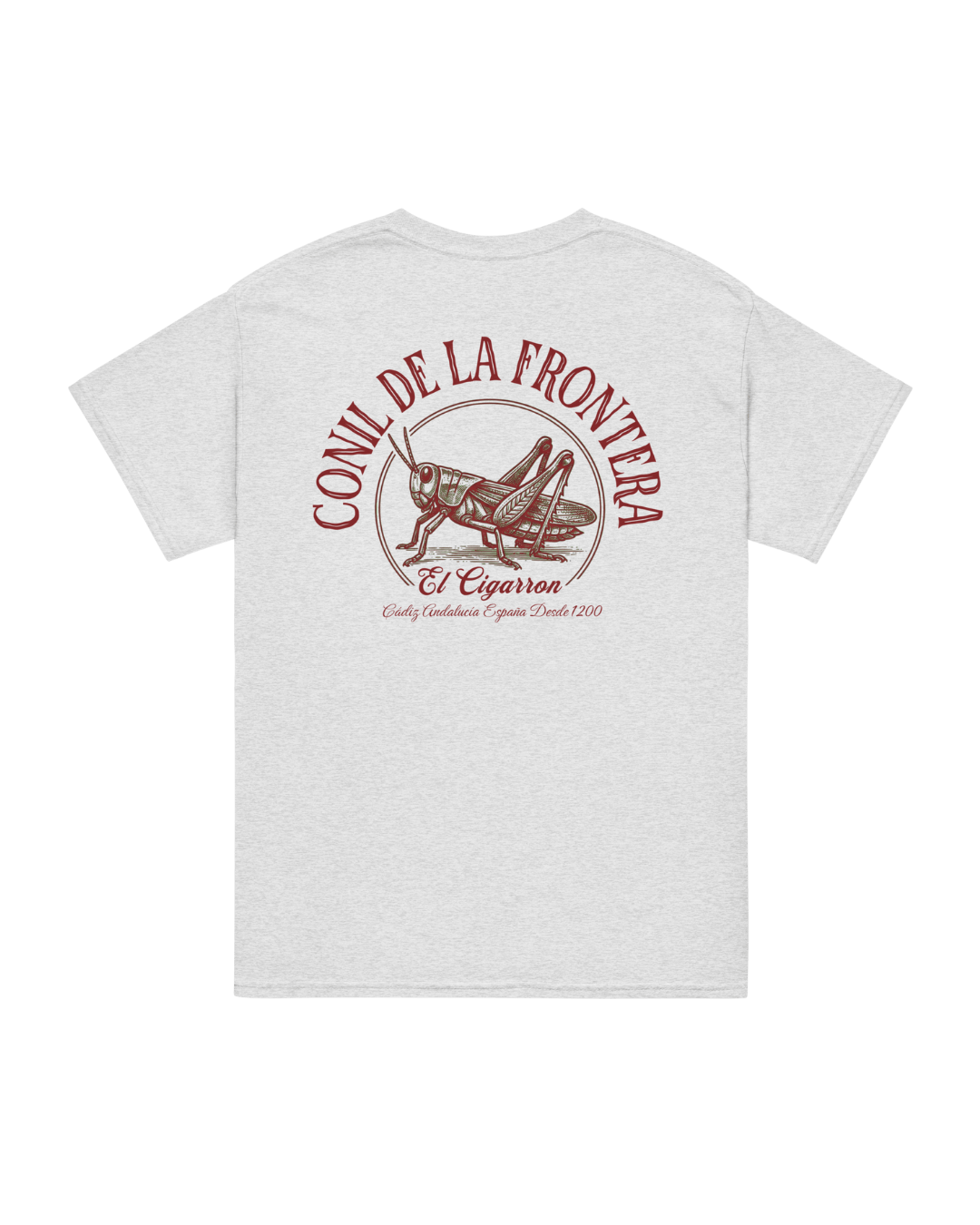 CAMISETA EL CIGARRÓN con diseño de saltamontes y texto "Conil de la Frontera" en color rojo.