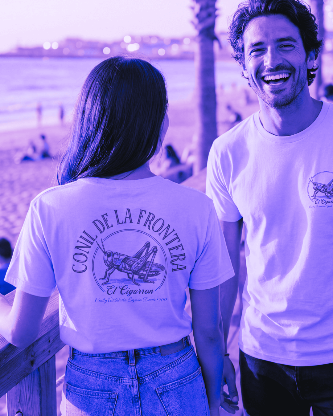 Camiseta El Cigarrón con diseño de Conil de la Frontera, ideal para disfrutar de la costa andaluza.