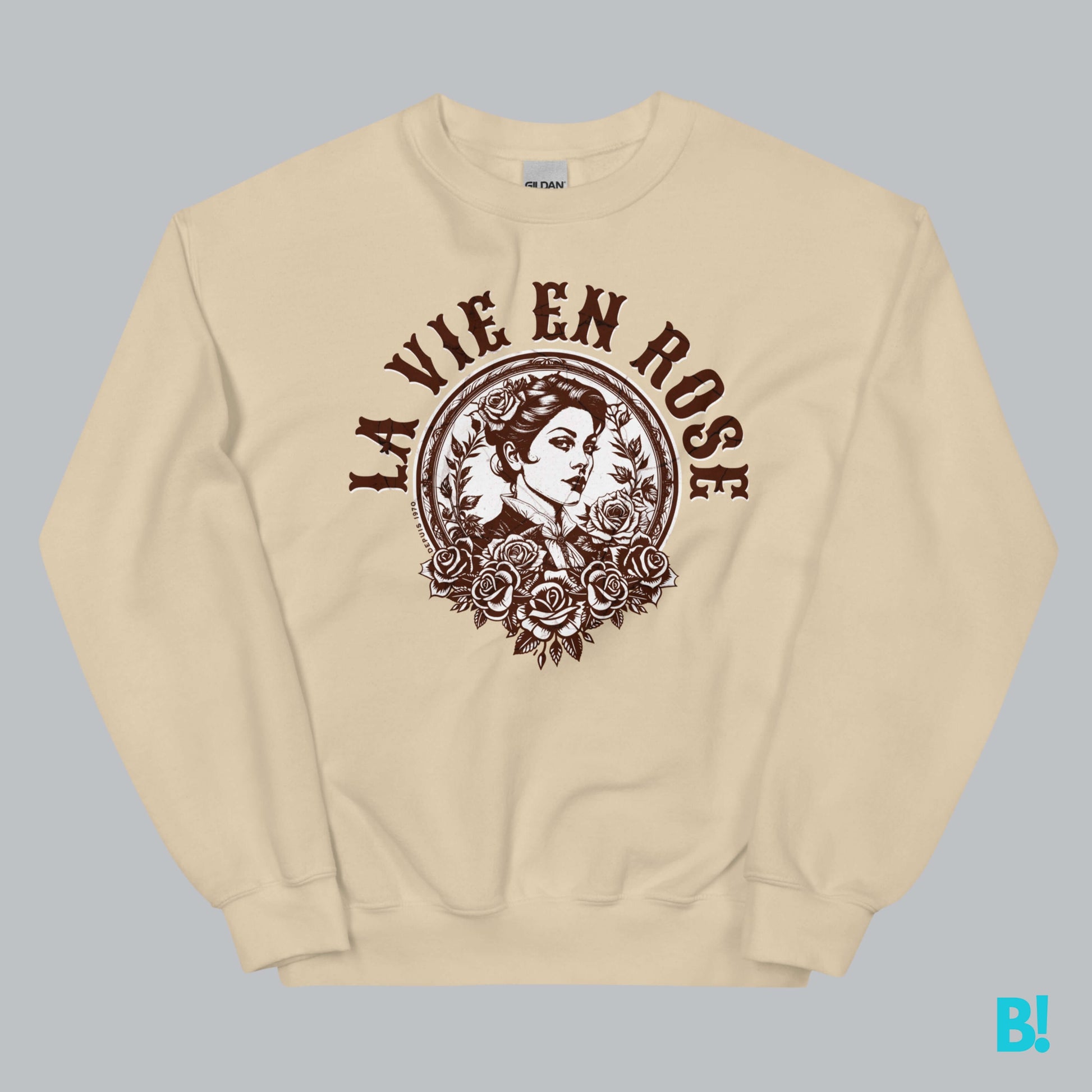 LA VIE EN ROSE sweater in cream color with vintage-style design and chic look.