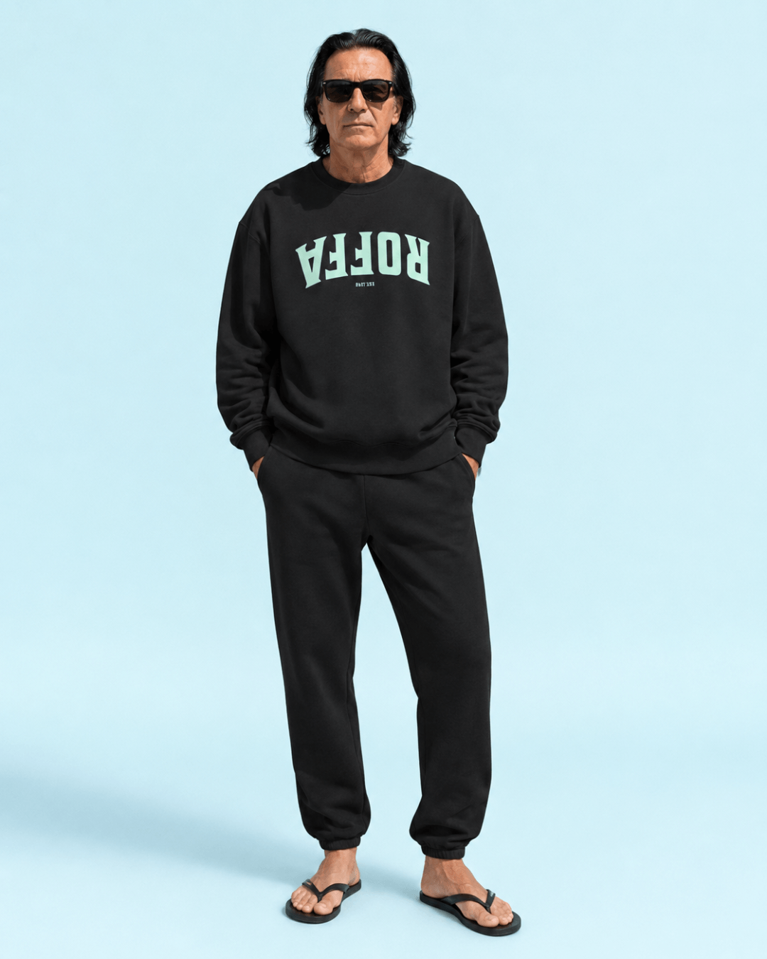 Roffa 1340 Heavy Sweater worn by a model in a casual black outfit.
